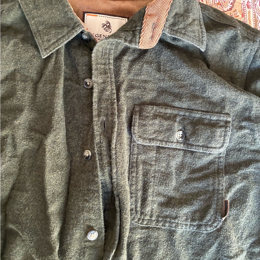 Legendary Whitetails Green Casual Button Down Shirt